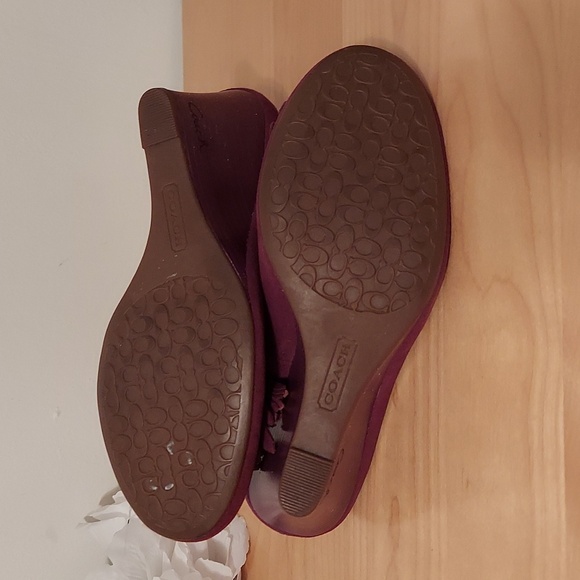 Coach Terri Purple Suede Tassled Mocassin Loafer Style Wedges Size 7 - Picture 15 of 16